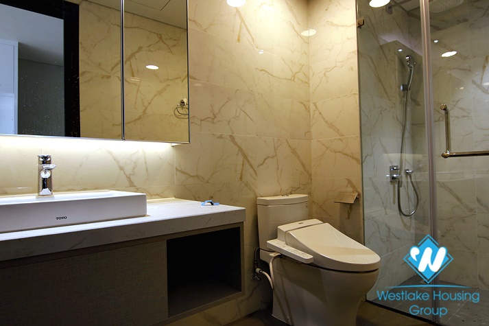 A High End Fabulous 2 bedroom apartmment for leasing in Ba Dinh 