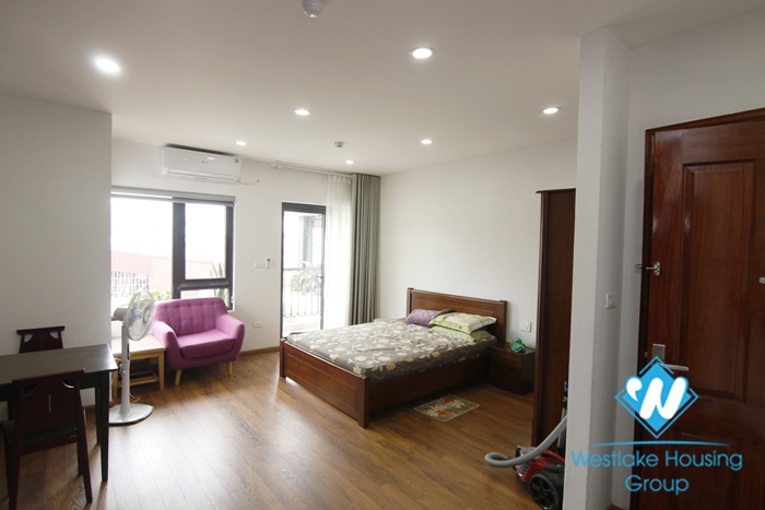 An affordable studio with good lighting for rent on Nui Truc street, Ba Dinh