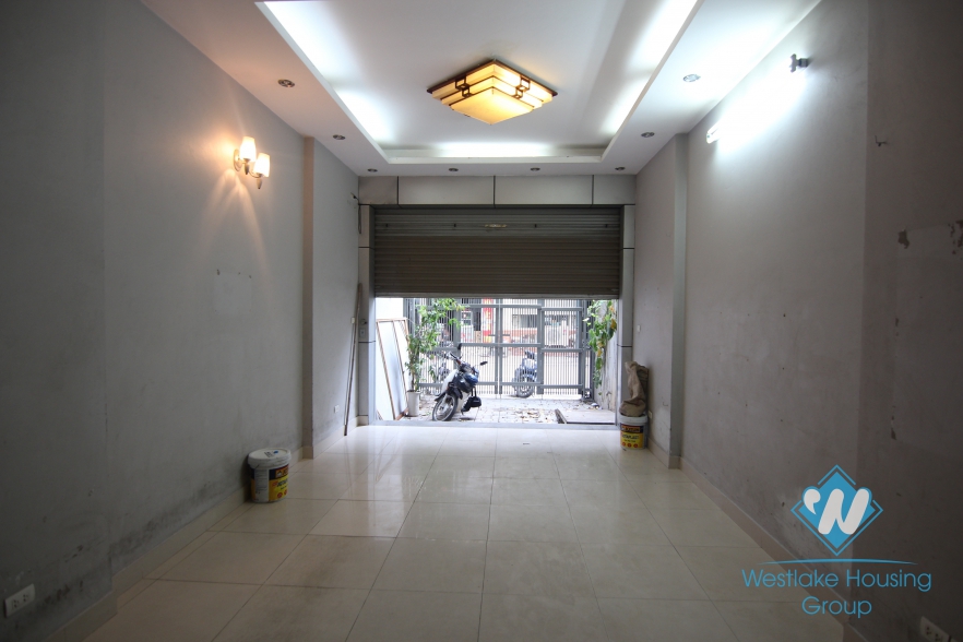 Spacious building for leasing office in Ba Dinh, Hanoi