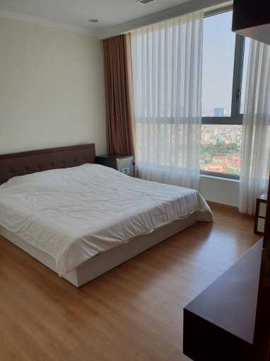 A good 3 bedroom apartment for rent in Vinhome Nguyen chi thanh, Hanoi