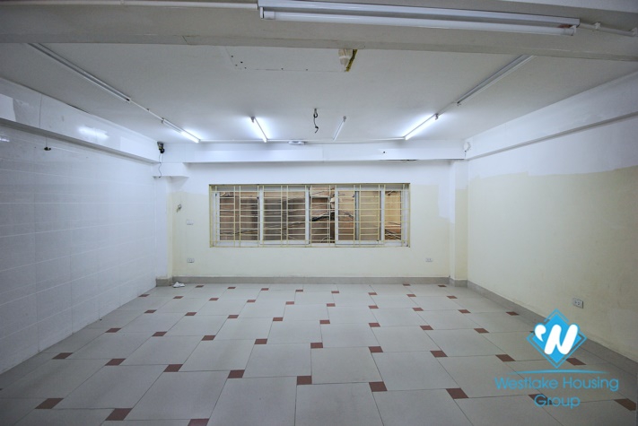 An office for lease on Au Co street, Tay Ho, Ha Noi