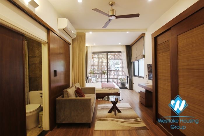Studio apartment for rent in the center of Hai Ba Trung district next to Vincom Ba Trieu
