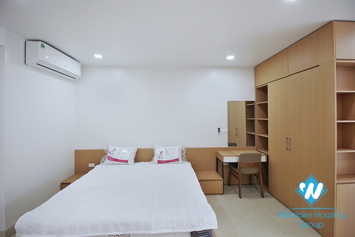 Newly and bright studio for rent in Xuan dieu, Tay ho, Ha noi