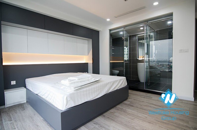 Modern three-bedroom apartment for rent at D'Leroi Soleil, 59 Xuan Dieu, Hanoi