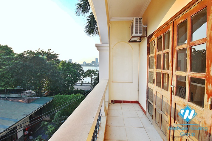 Cosy house with 4 bedrooms and 2 bathrooms and view to the lake for rent in Tay Ho, Hanoi