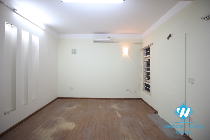 House for rent to make office in Au Co st