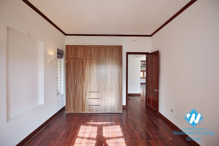 Beautiful garden house for rent in Au Co street, Tay Ho District, Ha Noi