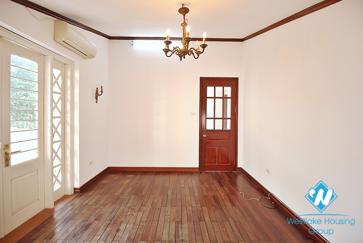 Beautiful garden house for rent in Au Co street, Tay Ho District, Ha Noi