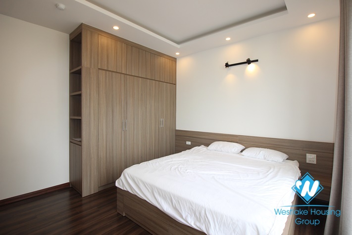 Modern spacious 2-bedroom apartment on Au Co