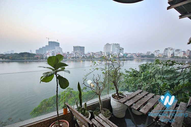 Lake view 2 beds apartment for rent in Tu Hoa street, Tay Ho