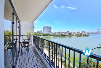 A wonderful lake view 2 bedroom apartment for rent in Xuan dieu