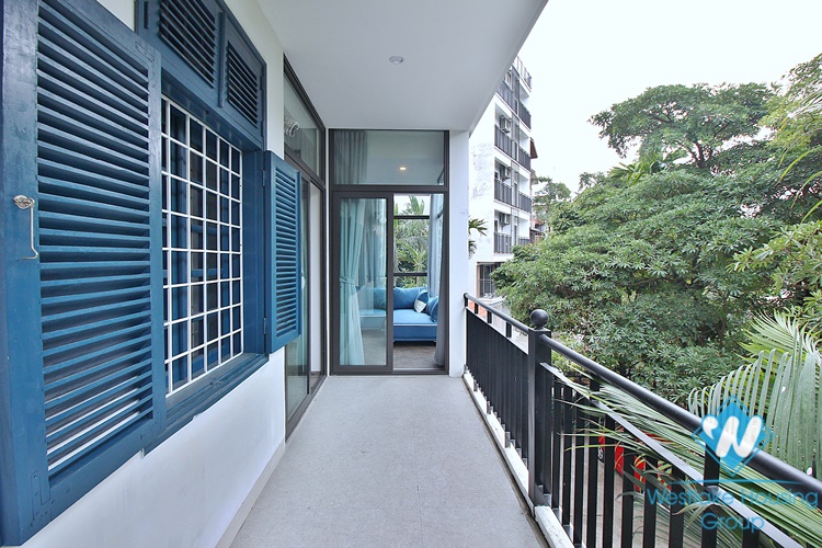 Lake view two bedrooms apartment for rent in Xuan Dieu, Tay Ho