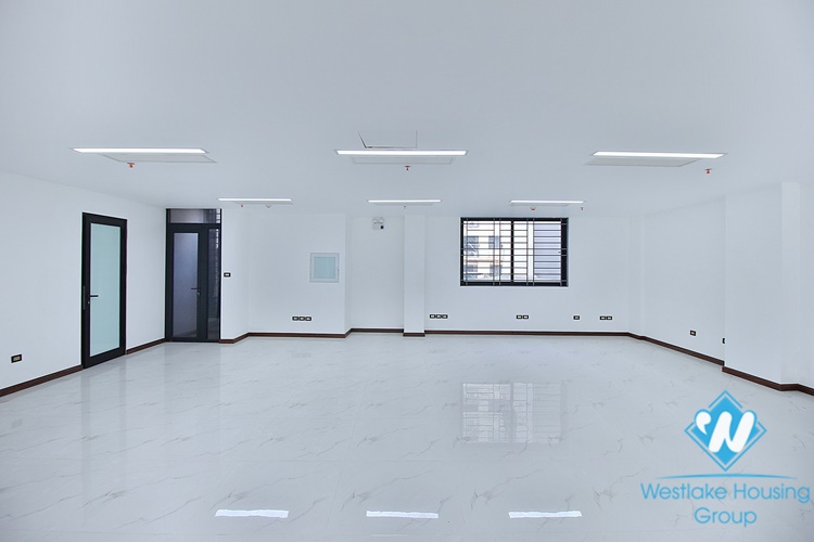 New an office in Tay Ho for rent