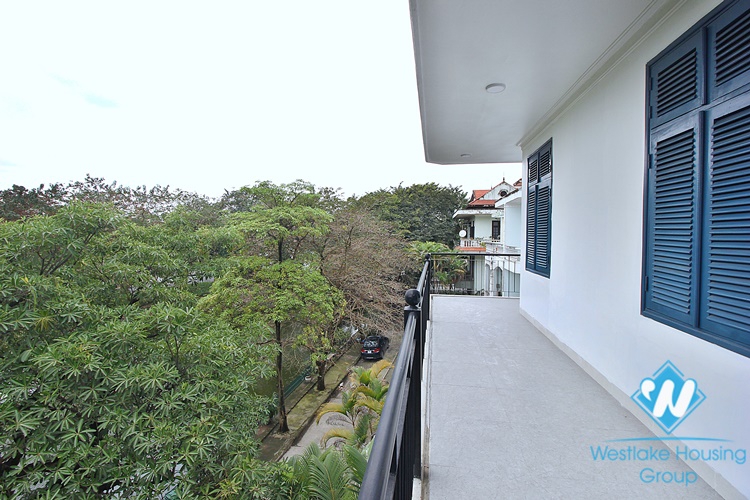 Lake-view two beds apartment for rent in Xuan Dieu, Tay Ho
