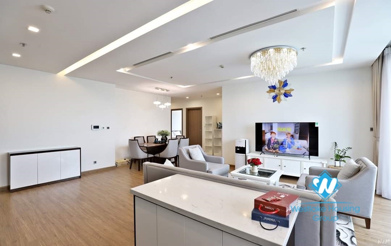 A charming apartment for lease in Vinhome Metropolis, Lieu Giai, Ha Noi