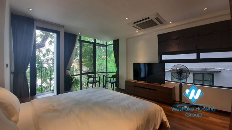 2 bedroom apartment for rent near Vincom Ba Trieu.