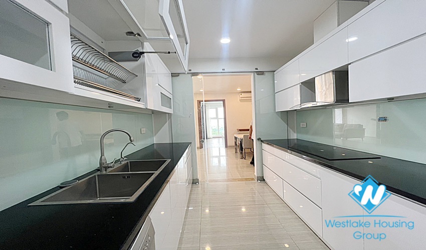 154m2, 3 bedrooms aprtment with modern furnitures for rent in L building, Ciputra