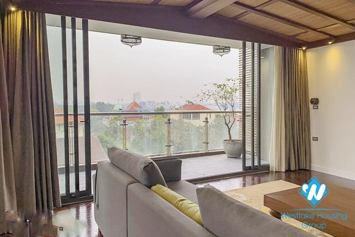 Spectacular lake-view 3 beds apartment for rent in Dang Thai Mai area, Tay Ho