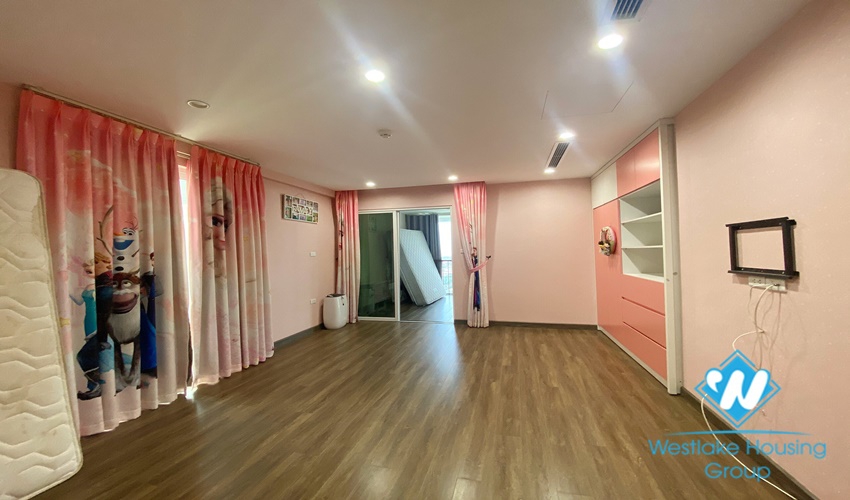 Morden three beds penhouse for rent in Ciputra, Tay Ho