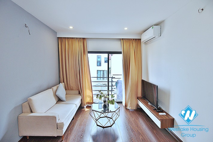 One bedroom with natual light for rent in Tu Hoa st, Tay Ho District 