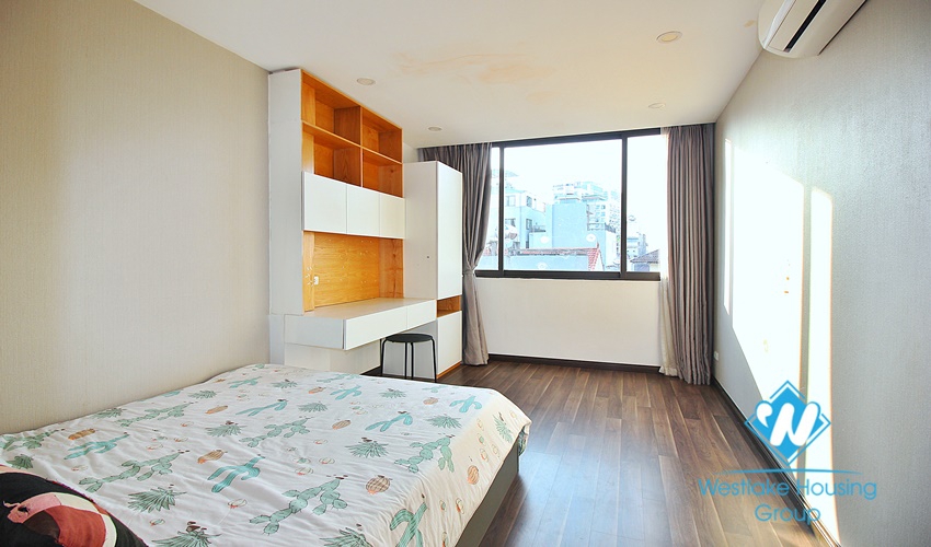 Nice and good price apartment for rent in alley 31 Xuan Dieu st, Tay Ho