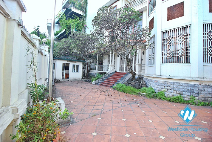 Lakeview an Embassy villa or office for rent in Trich Sai street, Tay Ho