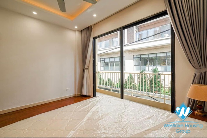Fully furnished apartment for lease in Dang Thai Mai street ,Tay Ho district.
