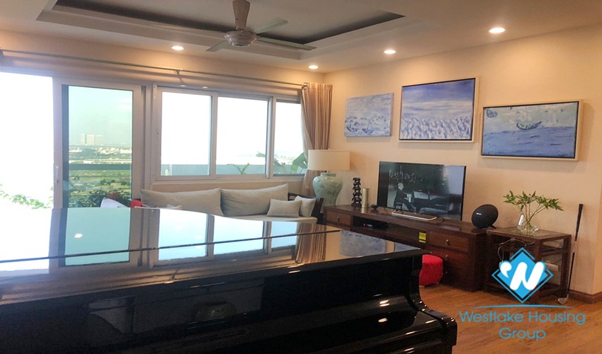 Nice apartment in E5 Tower for rent with 4 Bedrooms, Ciputra, Tay Ho, Ha Noi