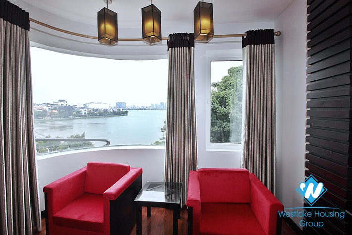Lake view 2bed apartment for lease in Xuan Dieu, Tay Ho