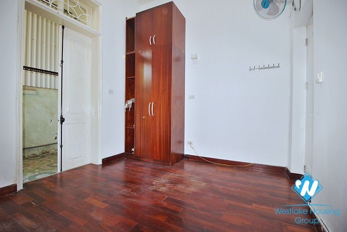 An affordable 3beds apartment for rent in Au Co, Tay Ho
