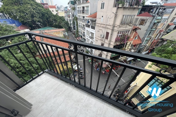 Brand new 2 bedroom apartment for rent in Truc Bach street , Ba Dinh 