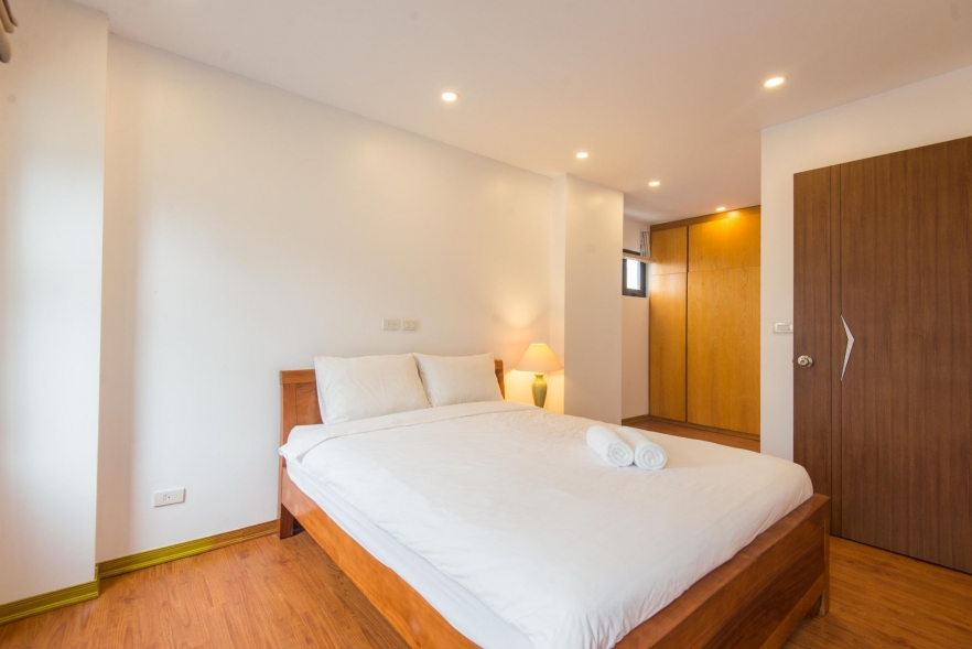Fully furnished 2-bedroom apartment for rent on Linh Lang Street, Ba Dinh
