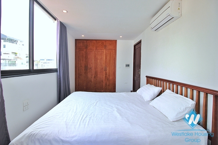 Lake view and high floor 1 bedroom apartment for rent in Tu Hoa st, Tay Ho