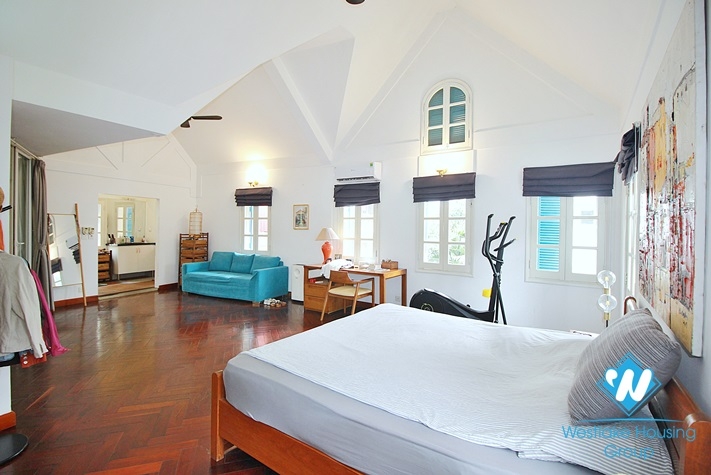 To Ngoc Van house rental with beautiful patio garden and swimming pool 