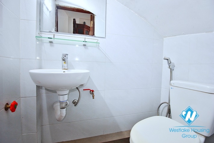 Cheap and bright 4 bedrooms house for rent in Tay Ho, Ha Noi