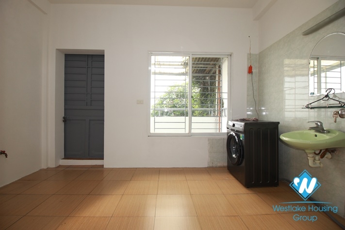 Quiet house with big yard for rent in Au Co, Tay Ho, Ha Noi