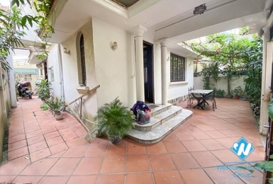A lovely house 3 bedroom for rent on Tu Hoa st , Tay Ho district.