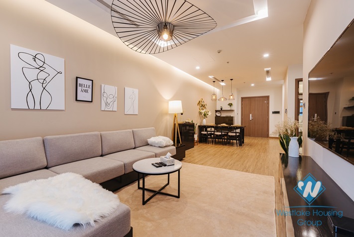 A charming apartment for rent in Vinhomes Metropolis, Ba Dinh