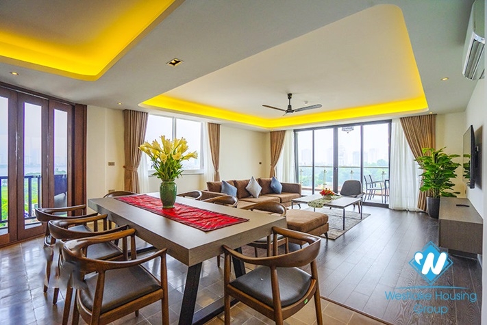 High floor and spacious 3 bedrooms apartment for rent in Dang Thai Mai, Tay Ho