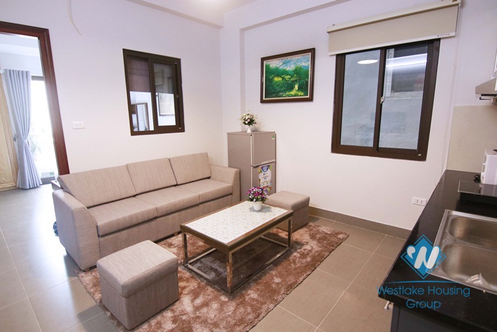 Nice apartment on Nguyen Van Huyen, Cau Giay for rent