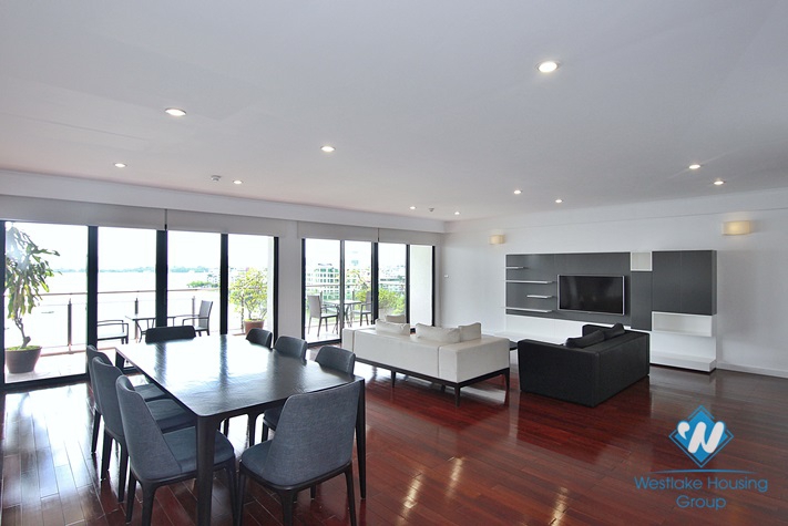 Amazing 4 bedrooms apartment in Tay Ho District for rent 