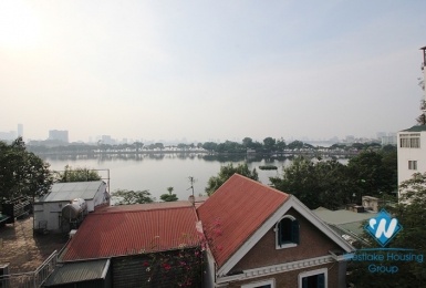 A coz studio with lake view on Nam Trang street, Truc Bach area