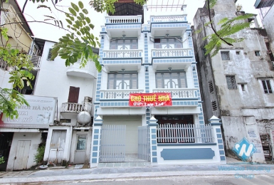 Lake view office for lease in Yen Hoa street, Tay Ho, Ha Noi