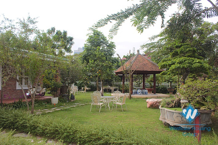 House with big garden for rent in An Duong, Tay Ho, Ha Noi