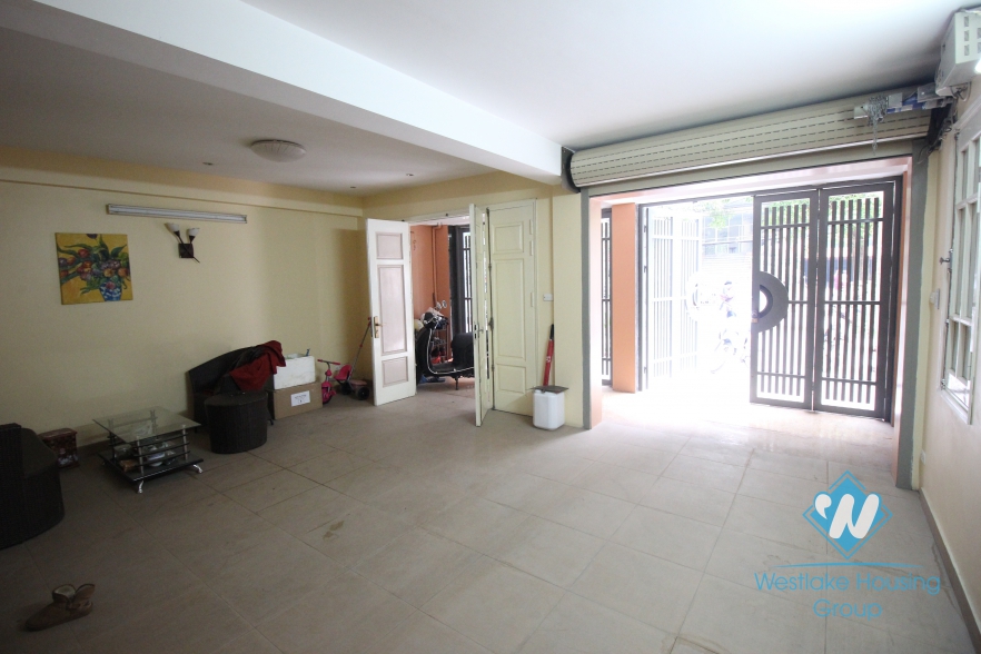 A beautiful house with automobile garage for rent in Ba Dinh, Ha Noi
