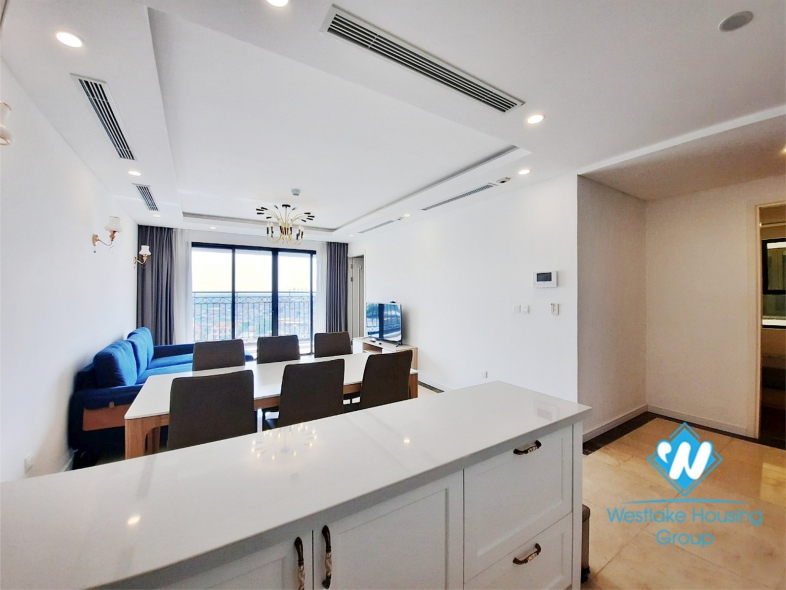 Modern 3 bedroom apartment for rent in Xuan Dieu, City view
