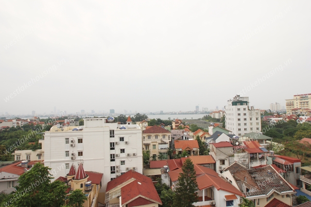 High quality apartment with balcony for lease in Tay Ho area, Ha noi
