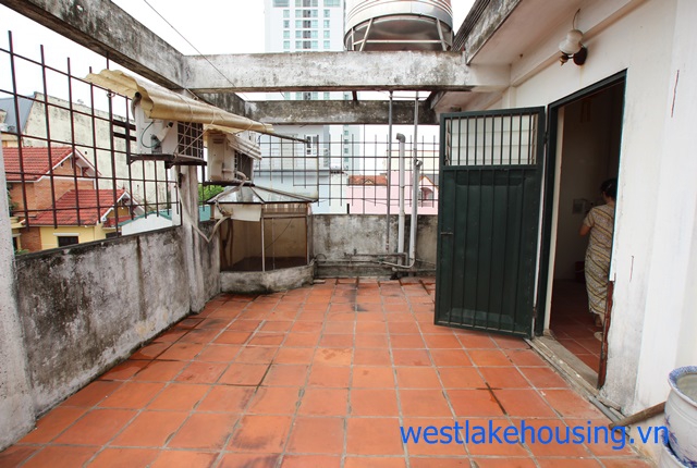 Cheap and nice house with 3 bedrooms for rent in Dang Thai Mai st, Tay Ho, Ha Noi