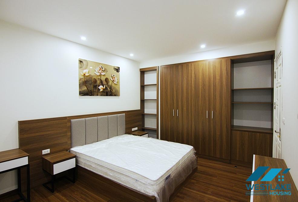 A brand new 2 bedroom apartment with lake view in Xuan Dieu, Tay Ho