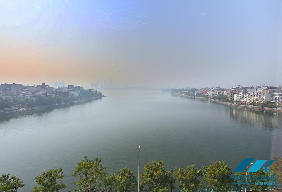 A brand new 2 bedroom apartment with lake view in Xuan Dieu, Tay Ho